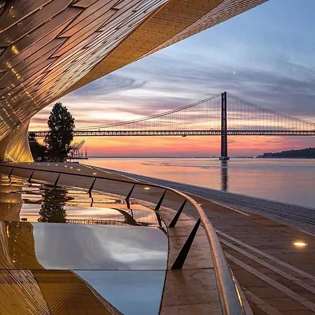 アパート Stunning Luxury In Chiado 1br *