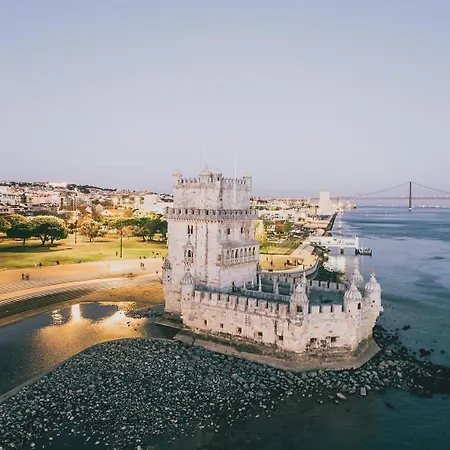 Апартаменты Stunning Luxury In Chiado 1br