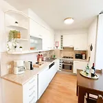 Stunning Luxury In Chiado 1br * Lizbona
