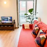 Stunning Luxury In Chiado 1br Lizbona