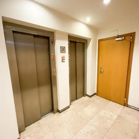 Stunning Luxury In Chiado 1br Lisboa
