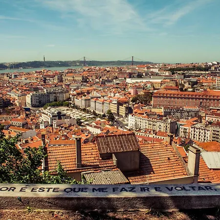 Stunning Luxury In Chiado 1br Apartament Lizbona