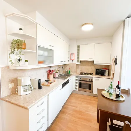 Apartament Stunning Luxury In Chiado 1br Lizbona