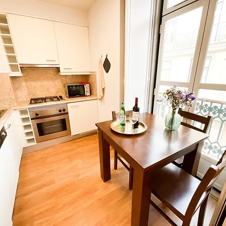 Stunning Luxury In Chiado 1br Lejlighed *