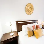 Stunning Luxury In Chiado 1br * Lissabon