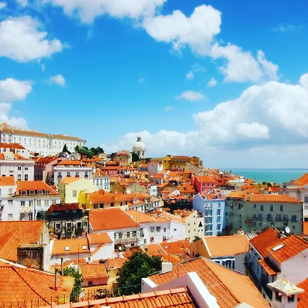 Stunning Luxury In Chiado 1br 리스본