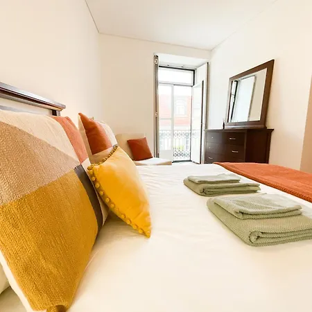 아파트 Stunning Luxury In Chiado 1br