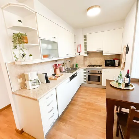 Apartment Stunning Luxury In Chiado 1br *