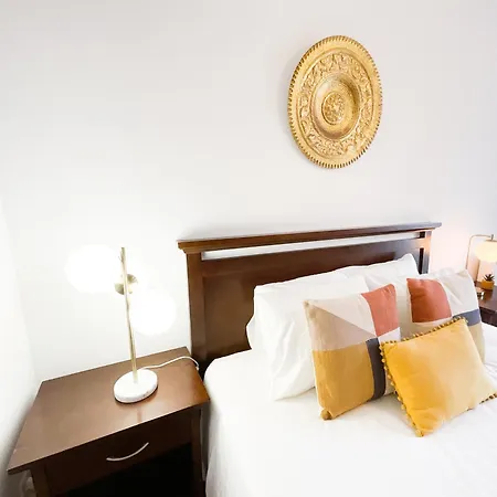 Stunning Luxury In Chiado 1br * 리스본