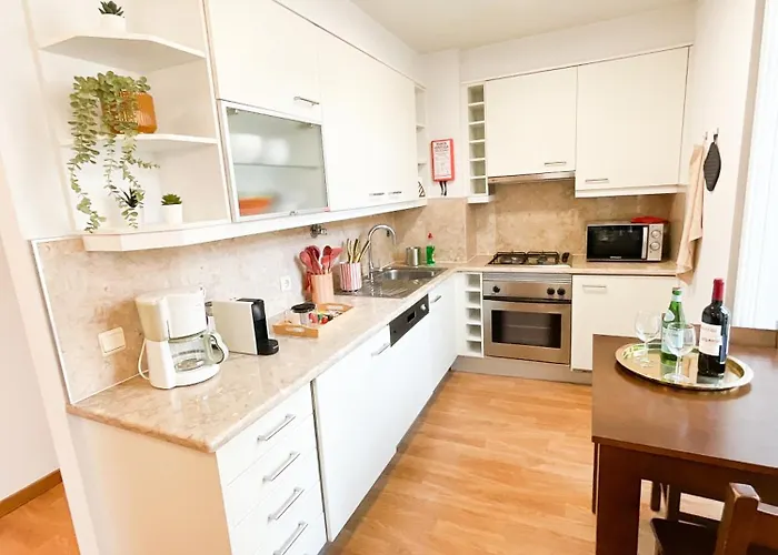 아파트 Stunning Luxury In Chiado 1br *