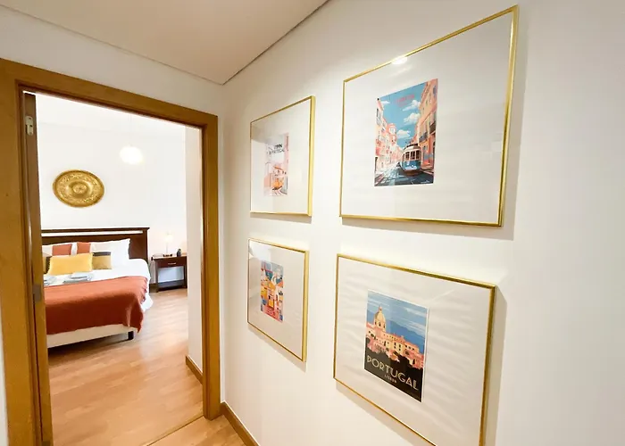 아파트 Stunning Luxury In Chiado 1br