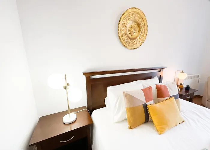 Stunning Luxury In Chiado 1br * 리스본