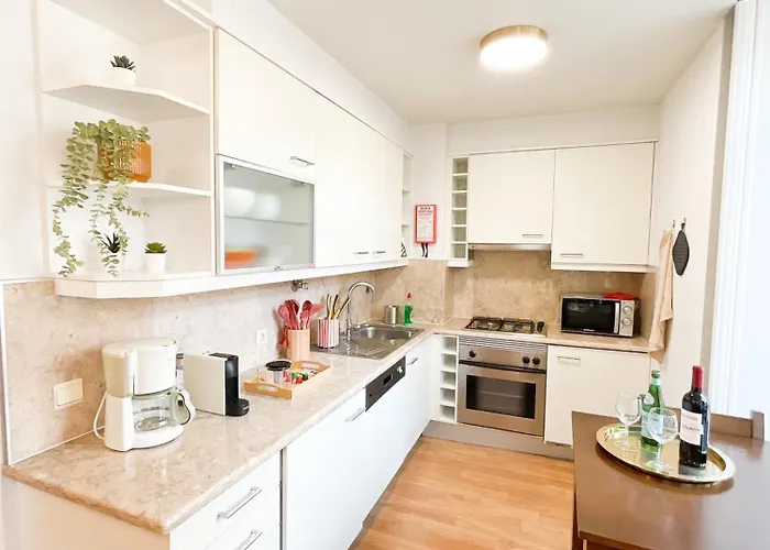 Stunning Luxury In Chiado 1br * 리스본